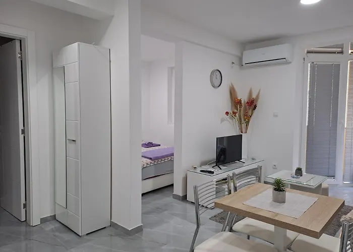 Snow White Апартаменты